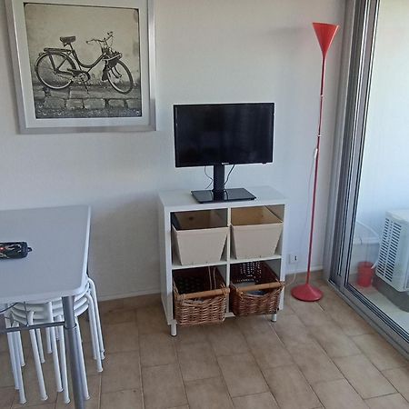 Joli Studio Avec Piscine A 200M De La Plage Parking Prive ลา กร็องเดอ-ม็อต ภายนอก รูปภาพ